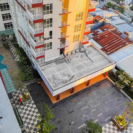 Luxurious And Comfy 2Br At Vida View Makassar Apartment By Travelio Pampang 外观 照片